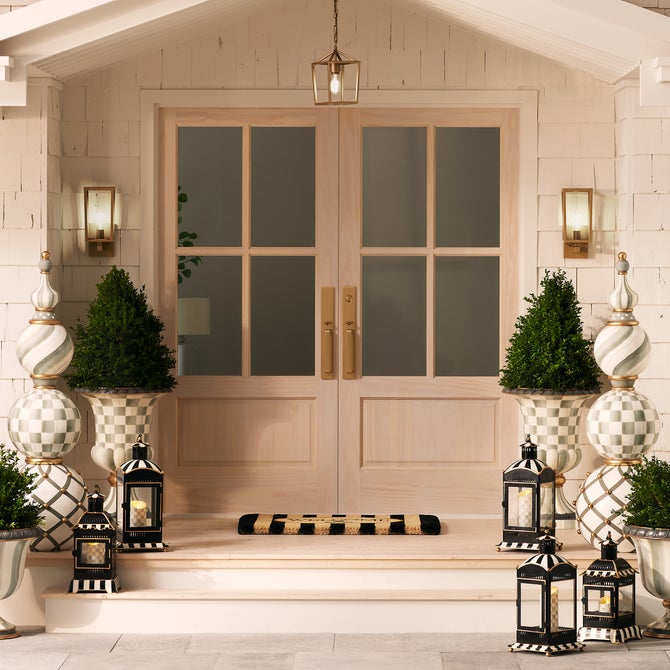 Sterling Check Trophy Topiary