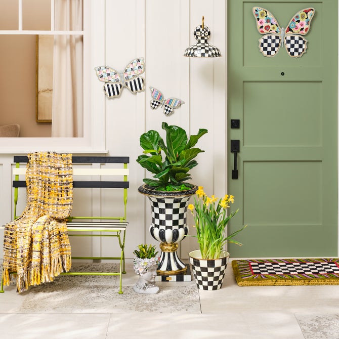 Courtly Check Pedestal Urn