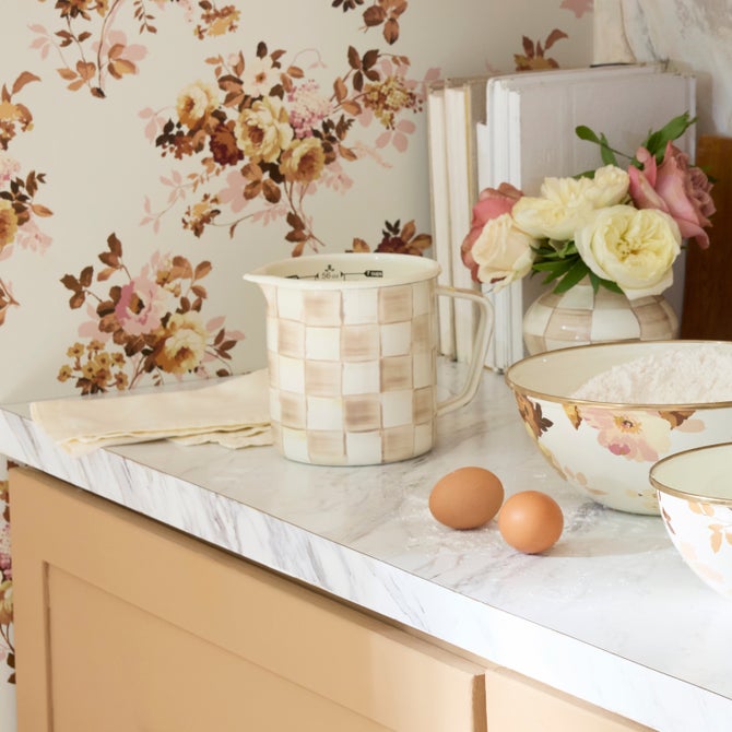 Mocha Check 7 Cup Measuring Cup