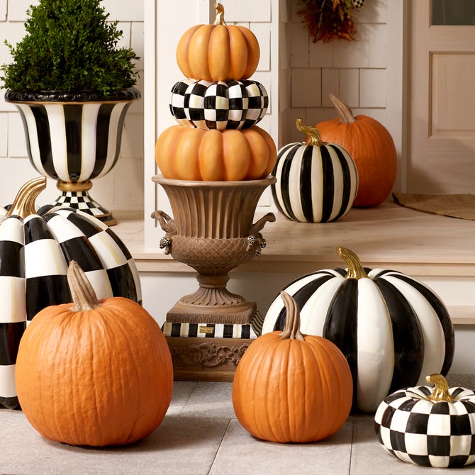 Courtly Stripe Outdoor Trophy Pumpkin