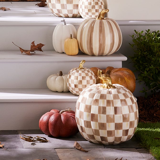 Mocha Check Small Pumpkin