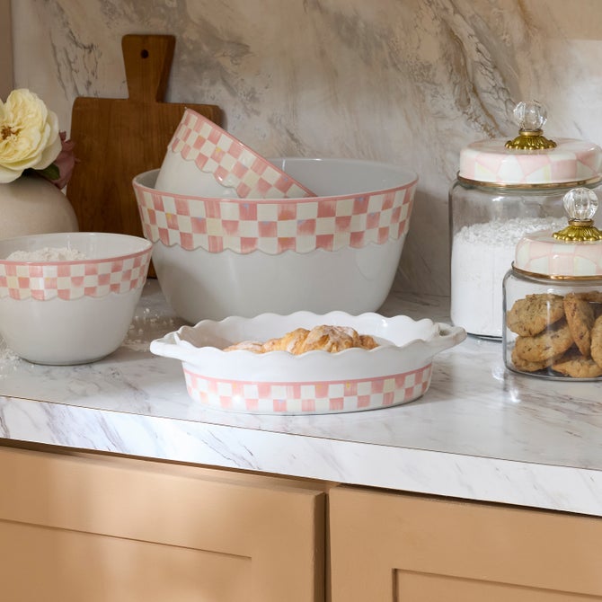 Rosy Check Everyday Small Oval Baker