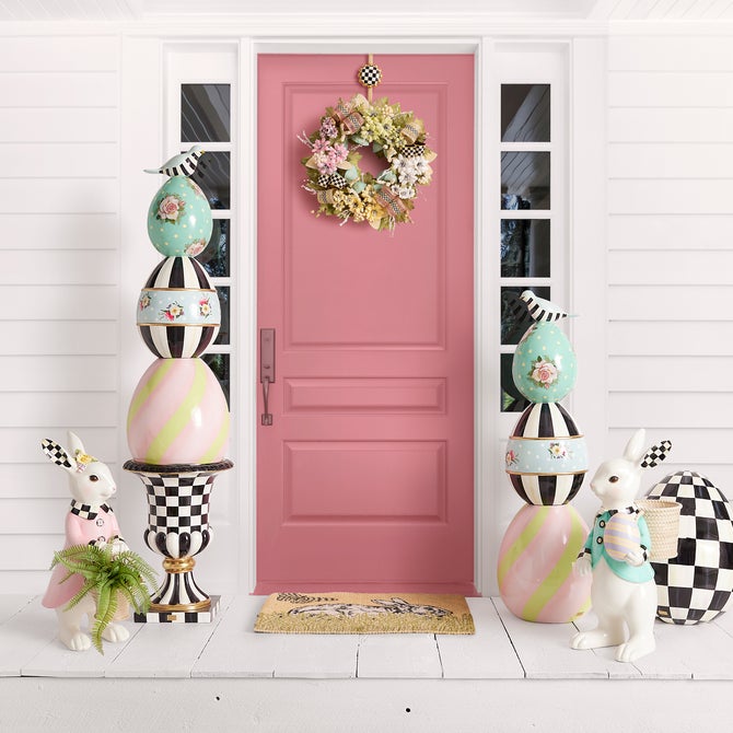 Courtly Check Pedestal Urn