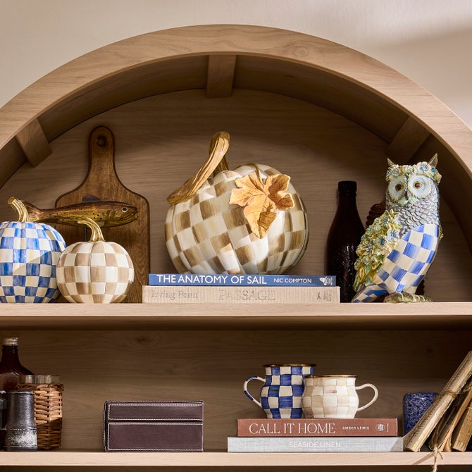 Mocha Check Twisted Stem Pumpkin