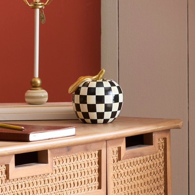 Courtly Check Apple Decor
