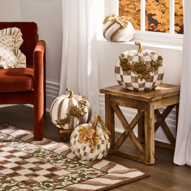 Mocha Check 5' x 8' Rug