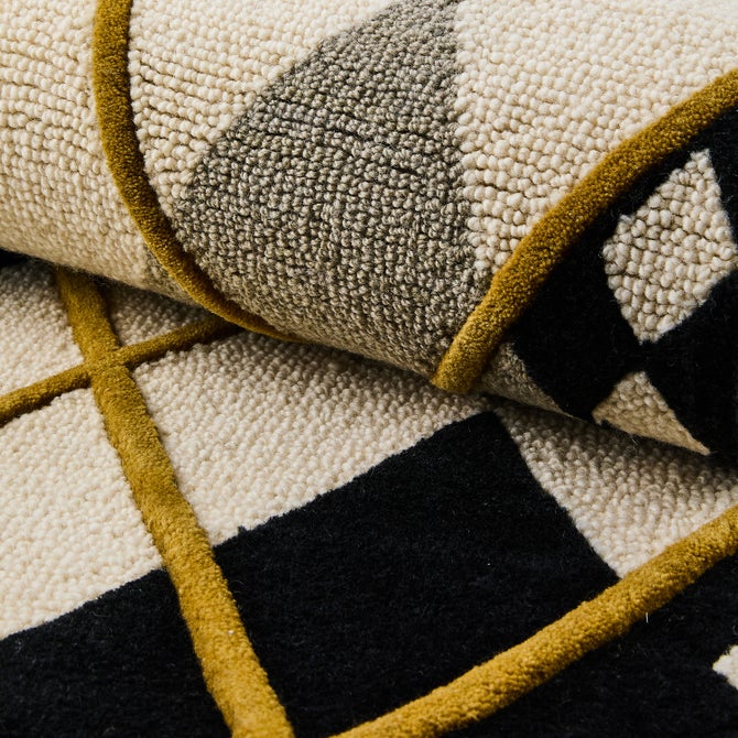 Cream Argyle 5' x 8' Rug