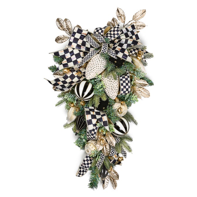 Courtly Noel Illuminated Swag