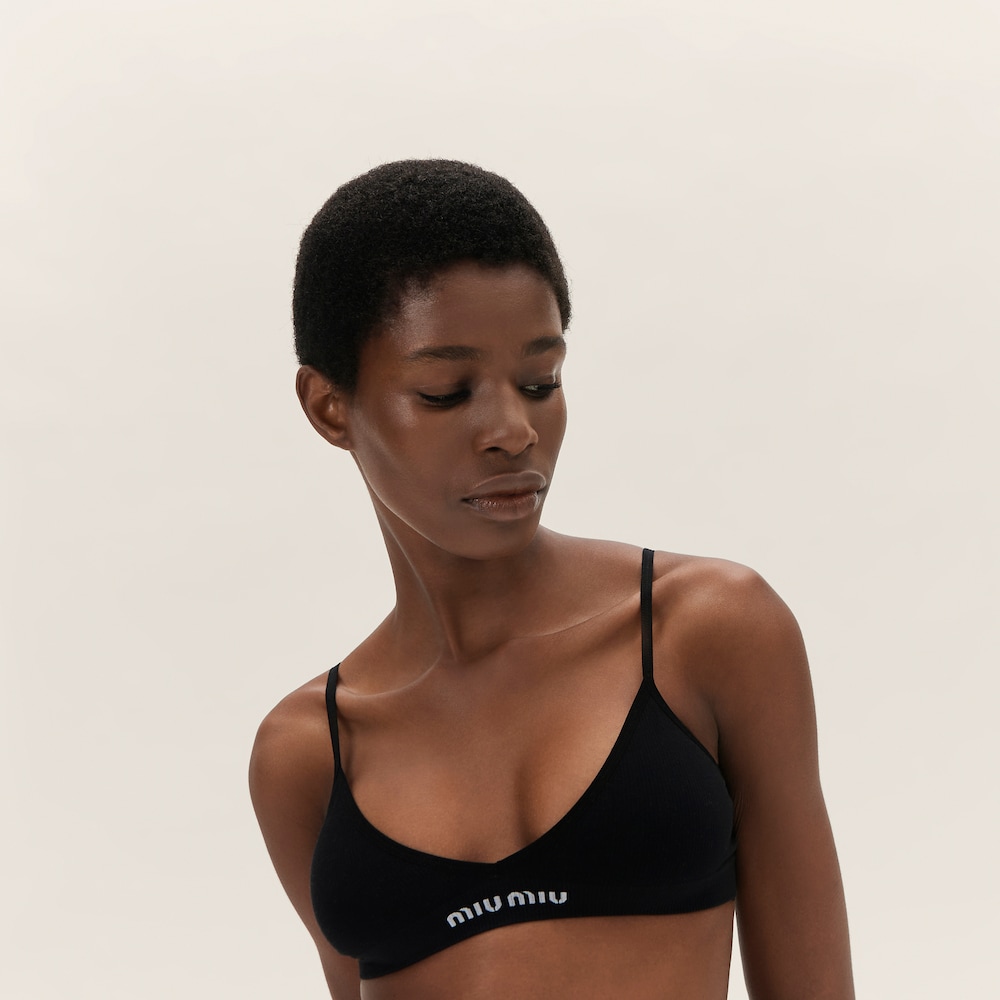 Seamless bra