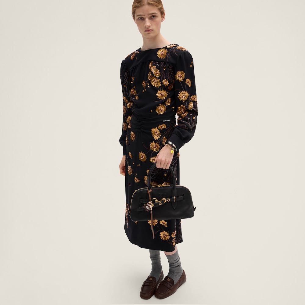 Embroidered sablé dress
