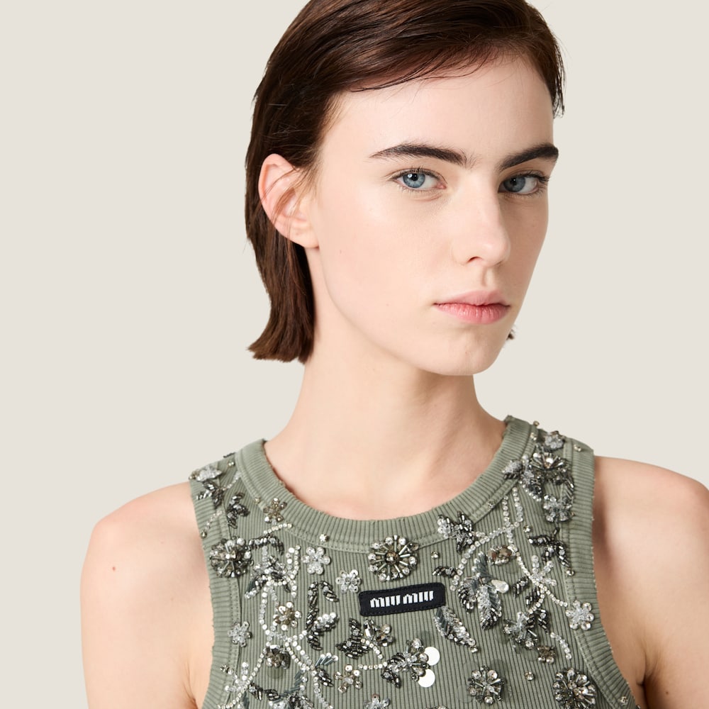 Garment-dyed embroidered ribbed knit jersey top