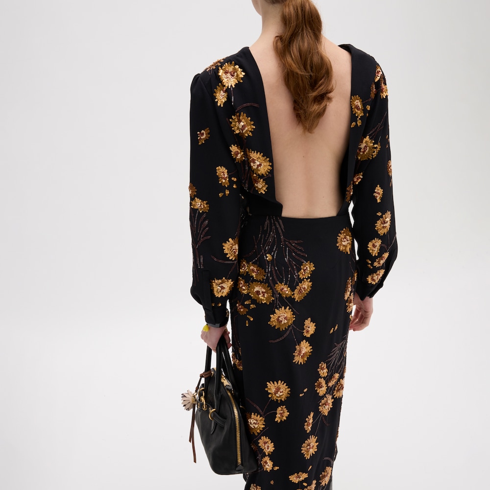 Embroidered sablé dress