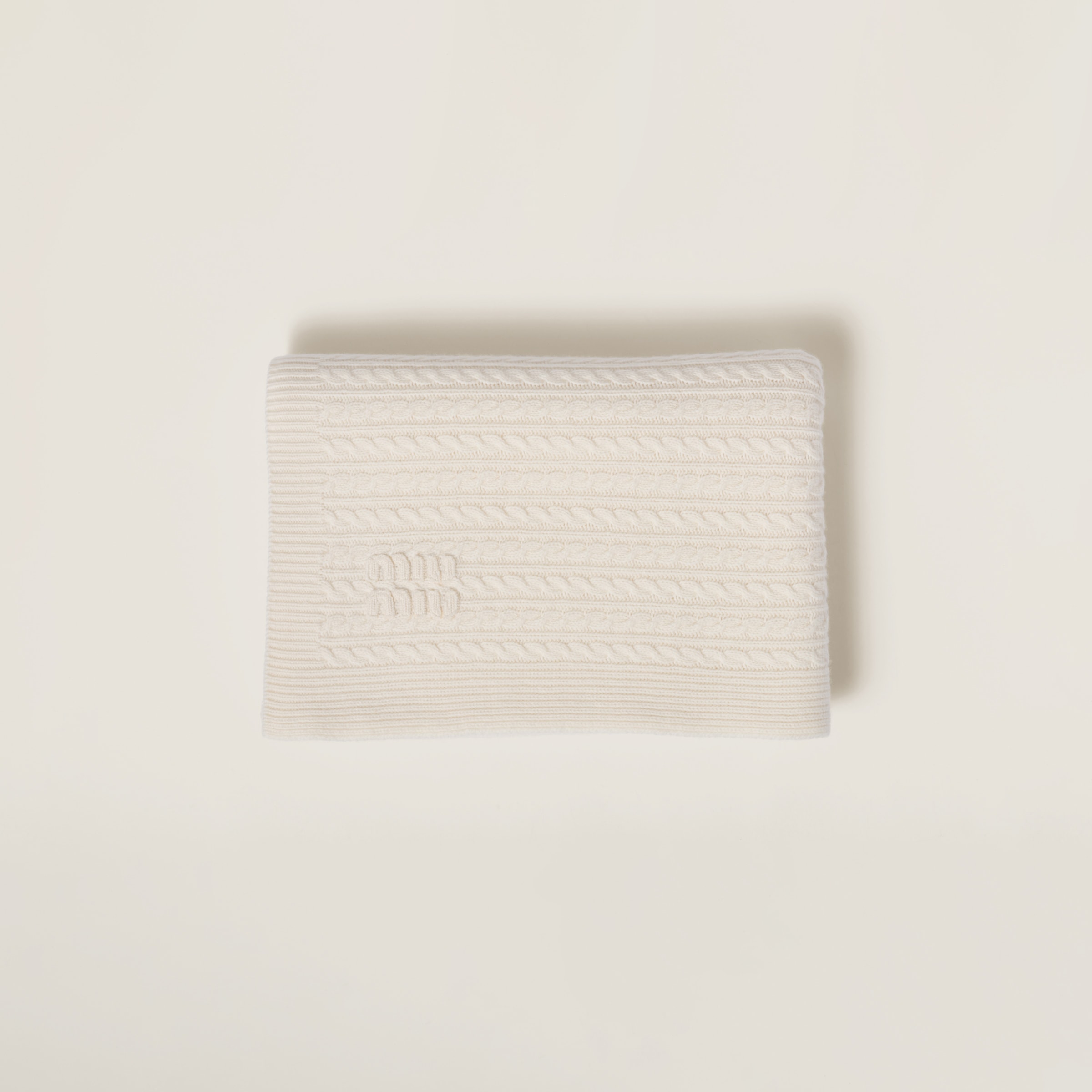 Wool and cashmere throw