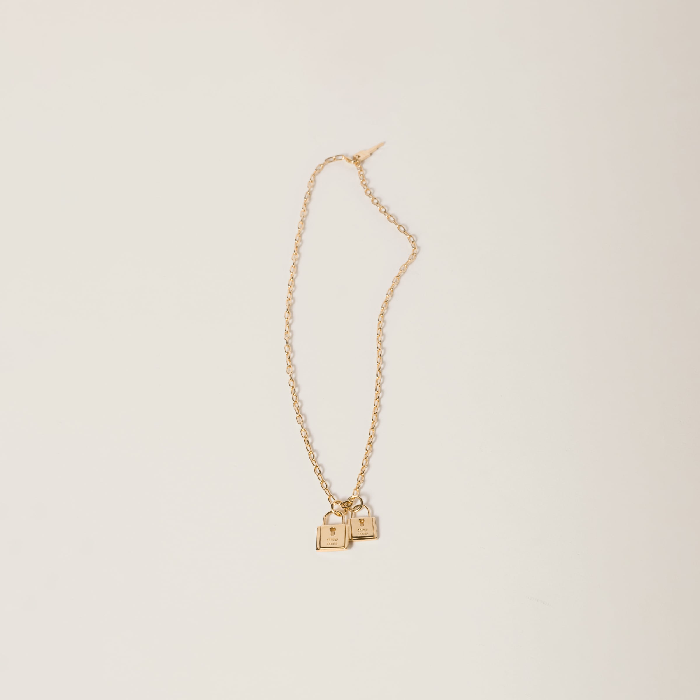 Metal necklace