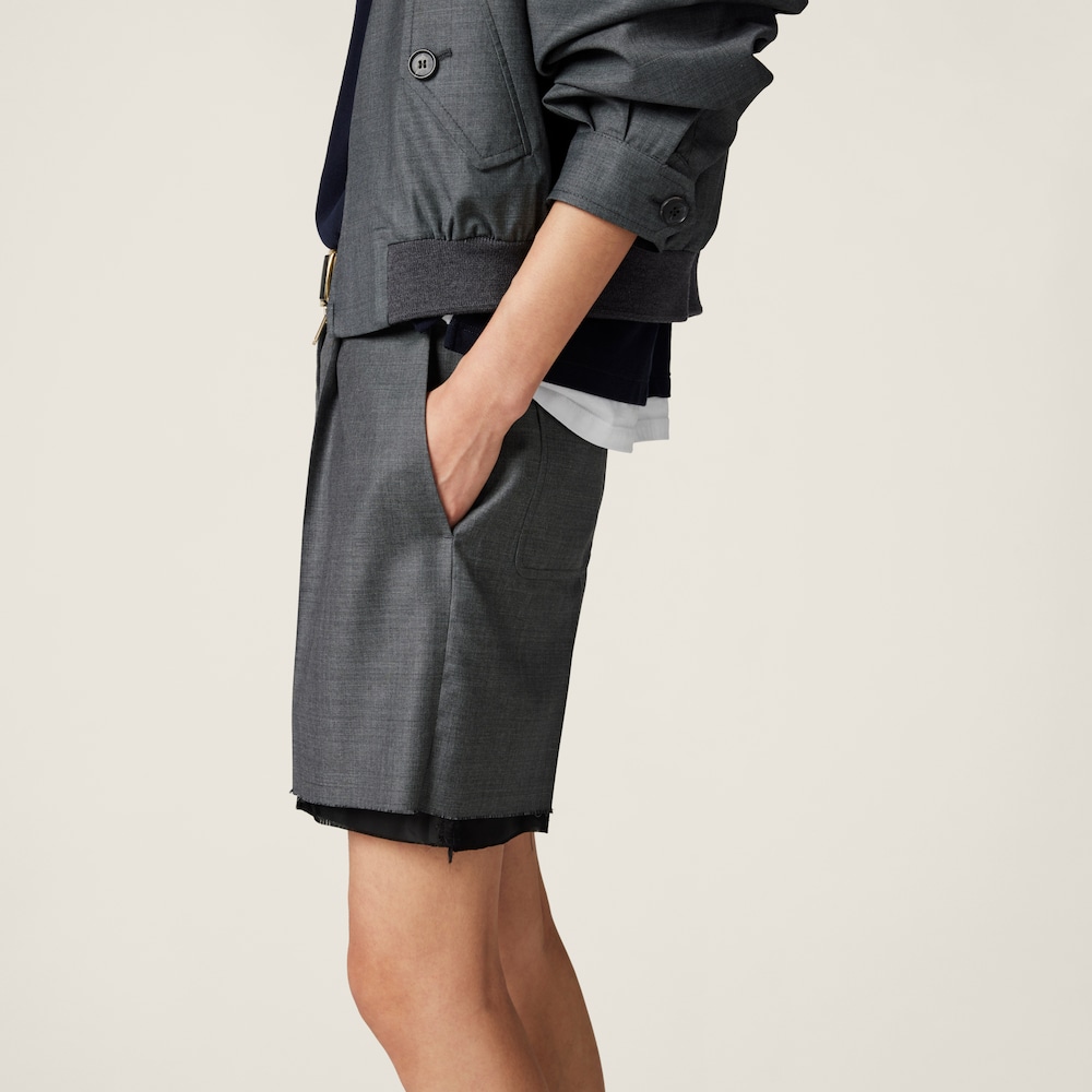 Grisaille Bermudas