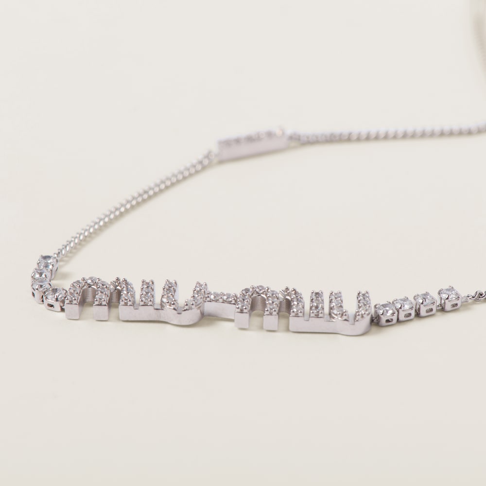 Metal necklace with crystals
