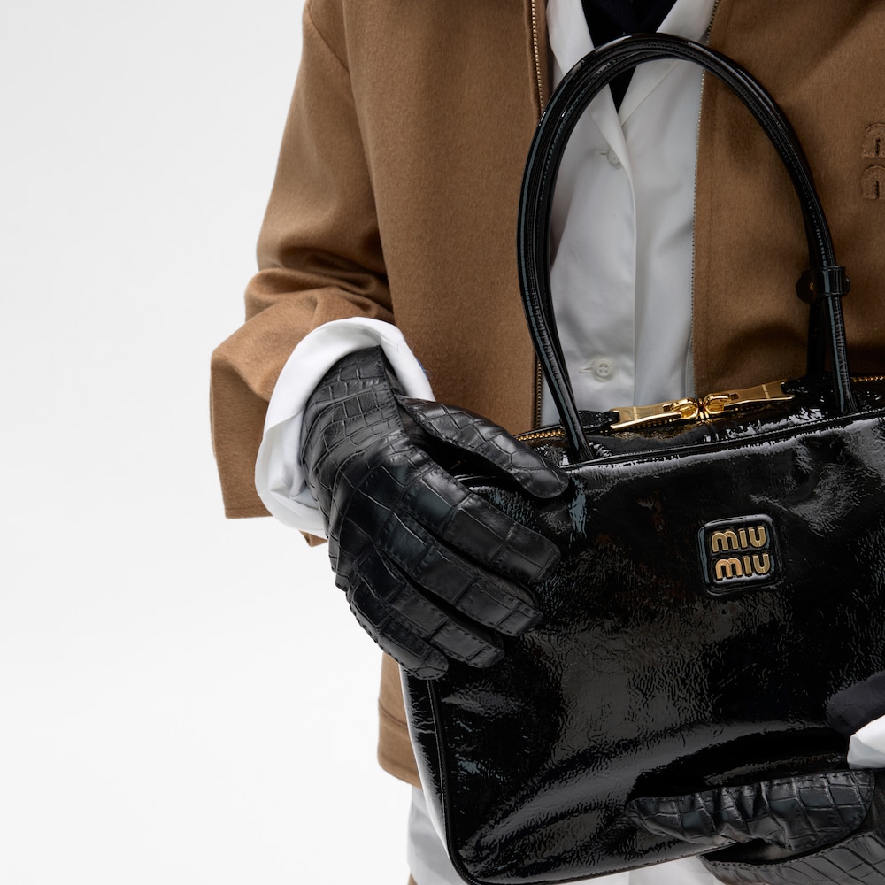 Beau naplak patent leather bag