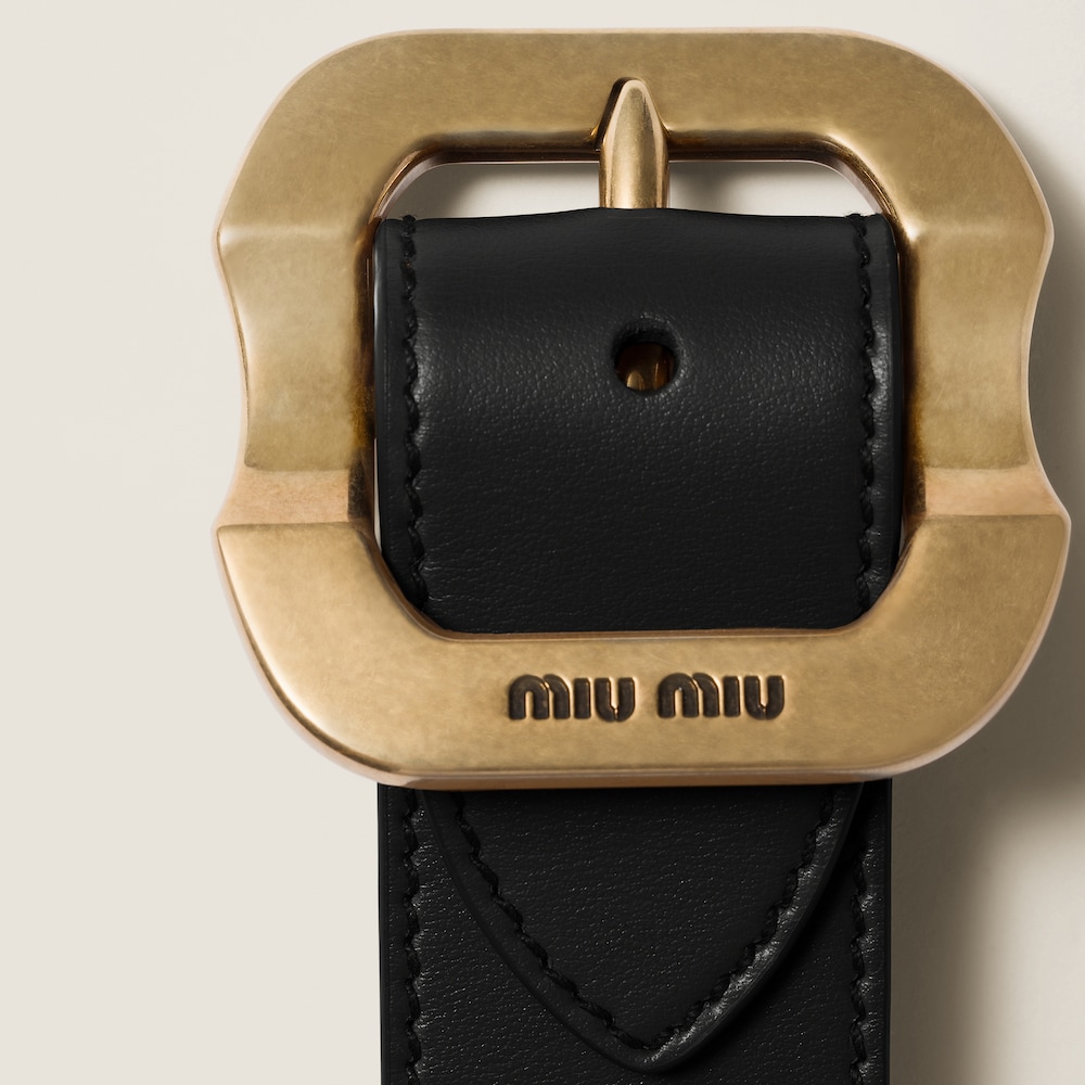 Leather bracelet with buckle