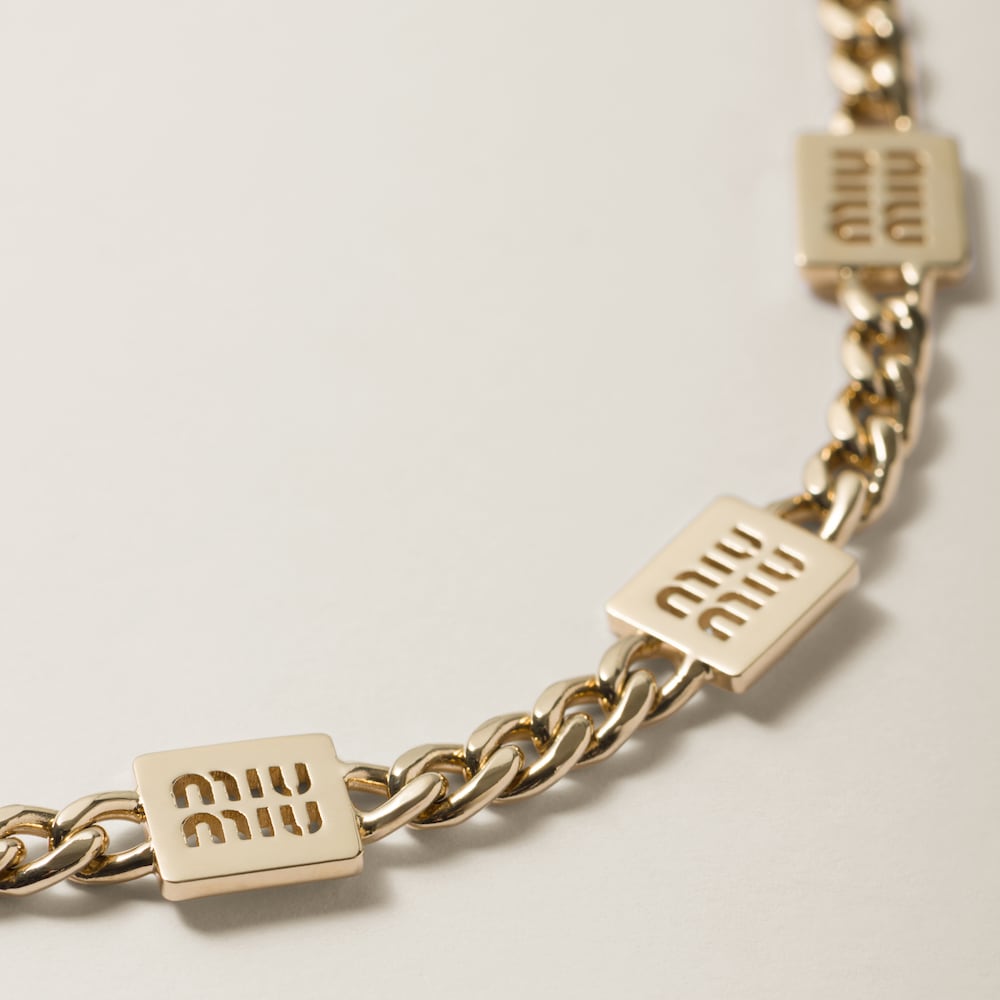 Metal necklace