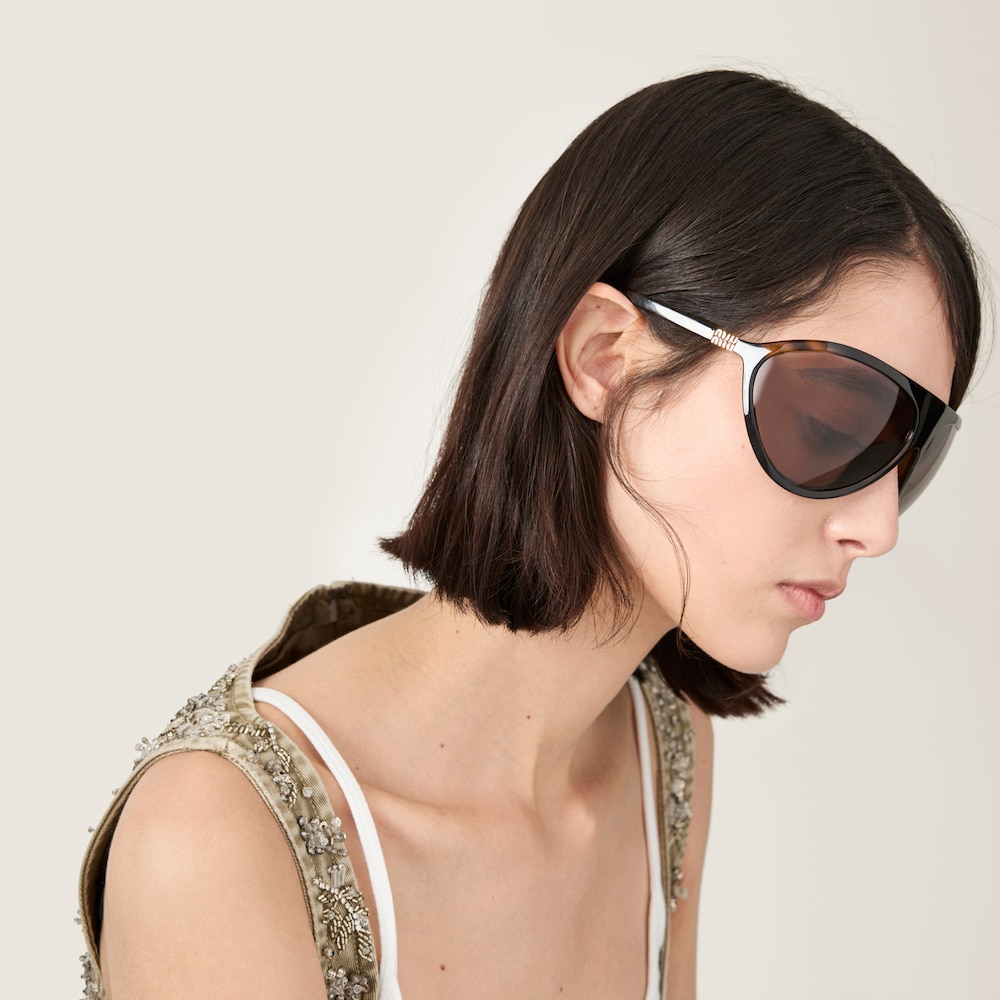 Miu Enigme sunglasses