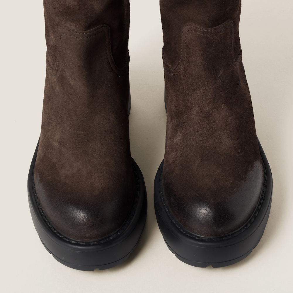 Suede boots
