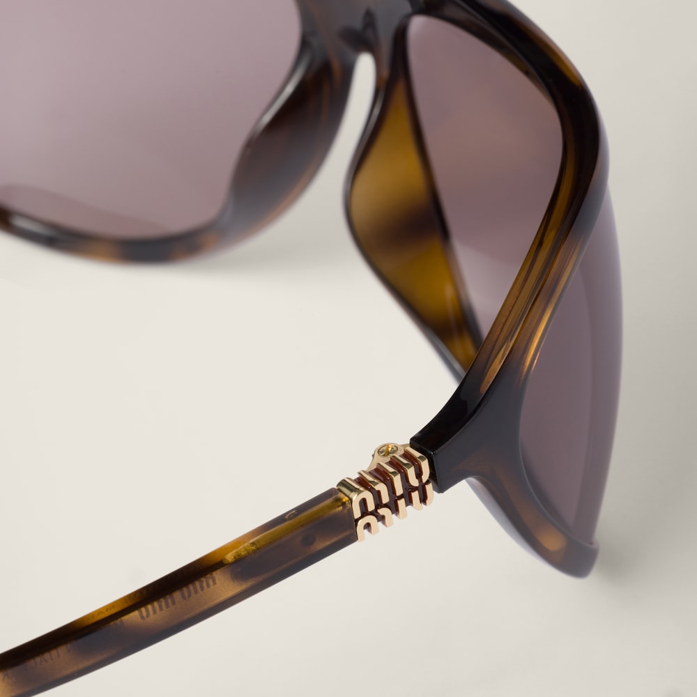 Miu Enigme sunglasses