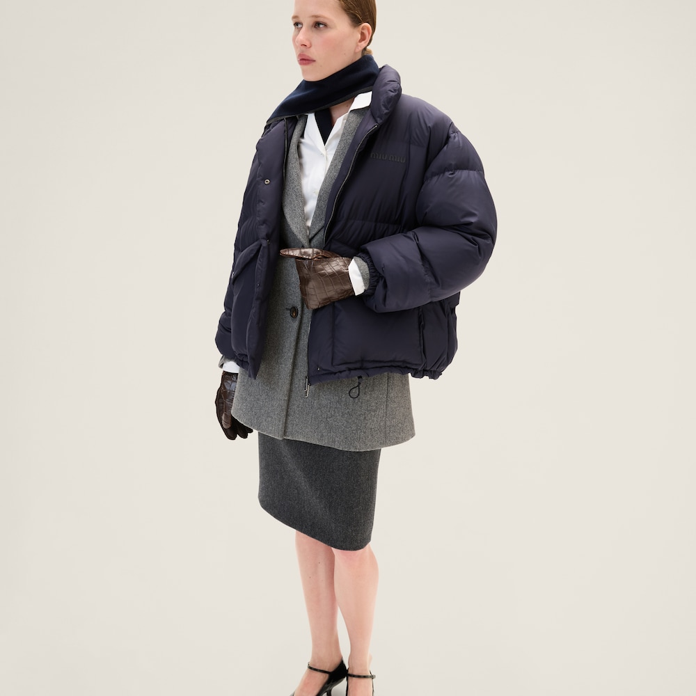 Medium-weight technical pongé down jacket