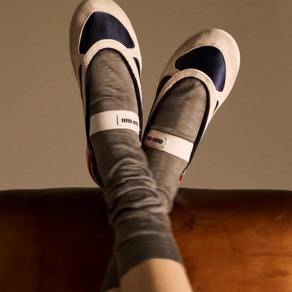Gymnasium technical fabric and suede ballerinas
