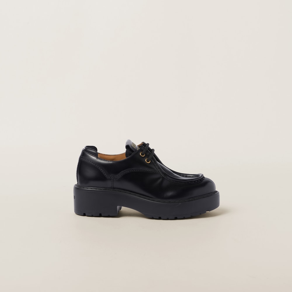 Leather lace-up shoes