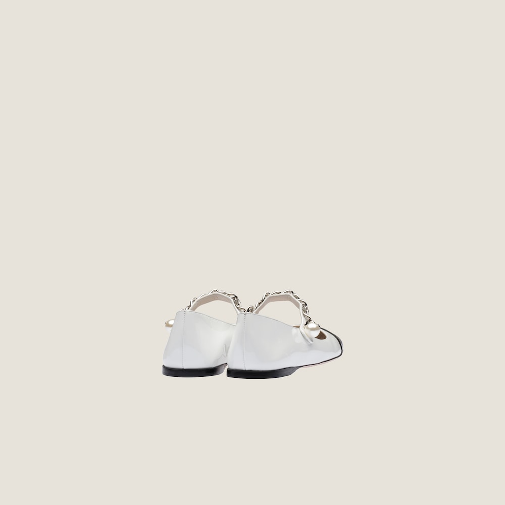 Patent leather ballerinas