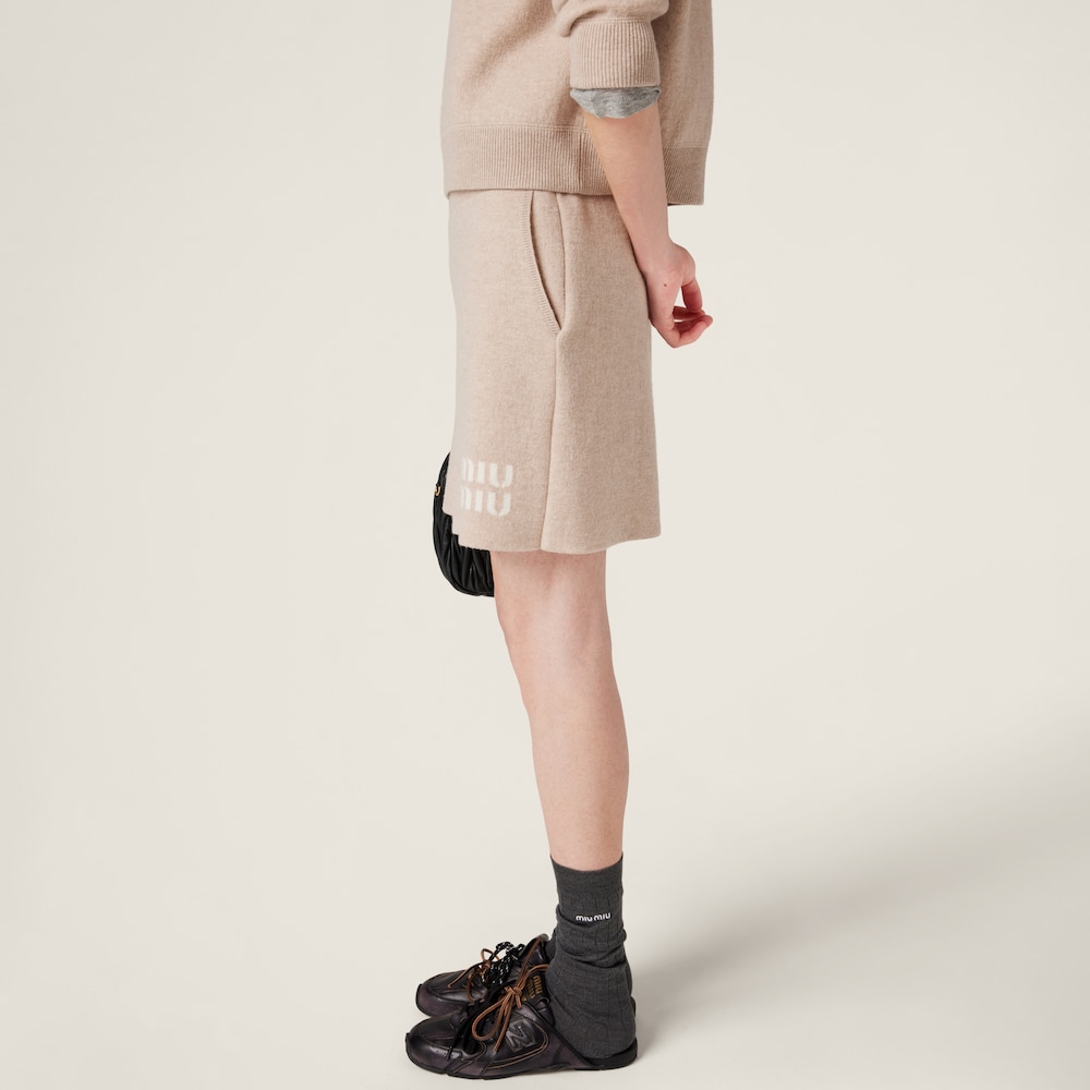 Double cashmere shorts