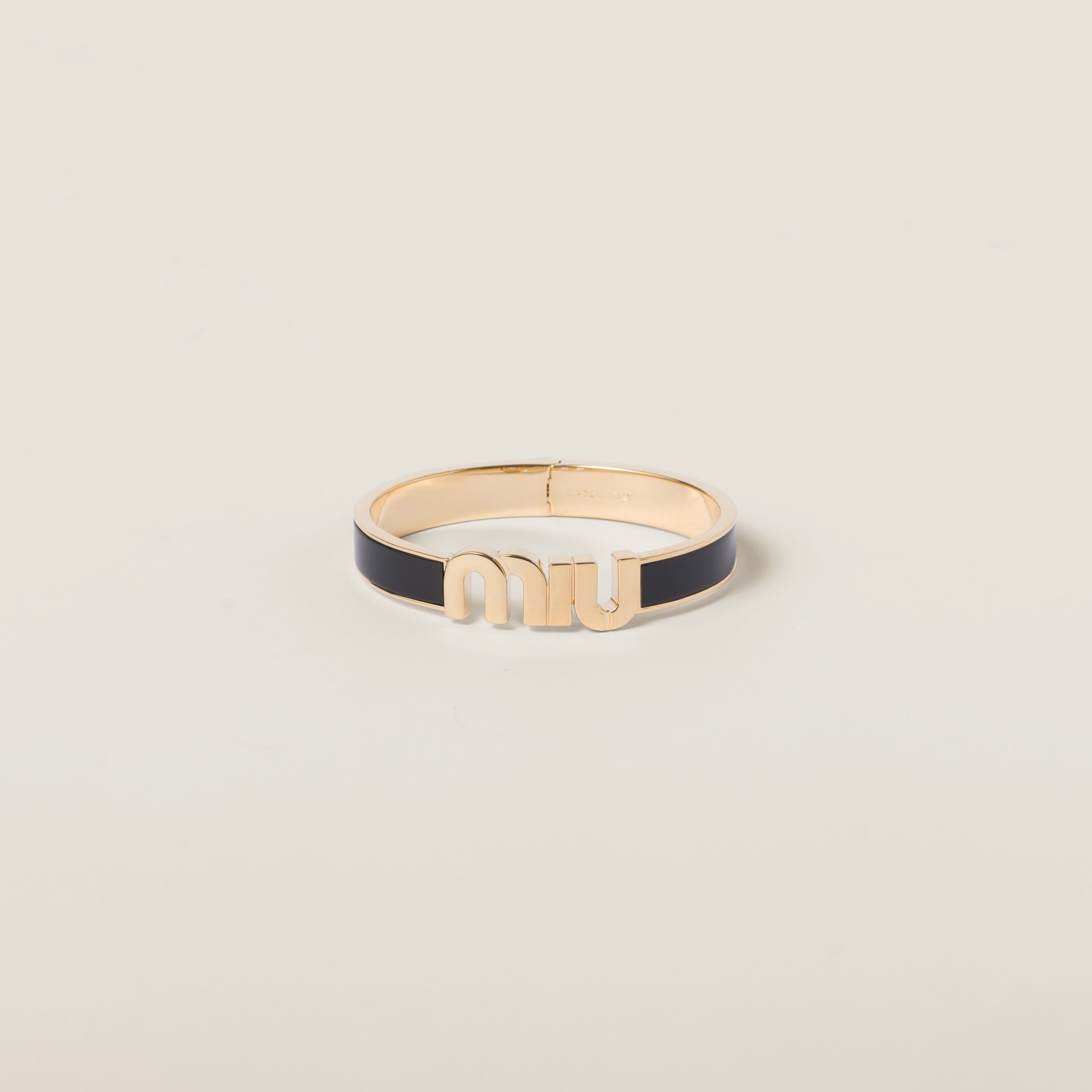 Enameled metal bracelet