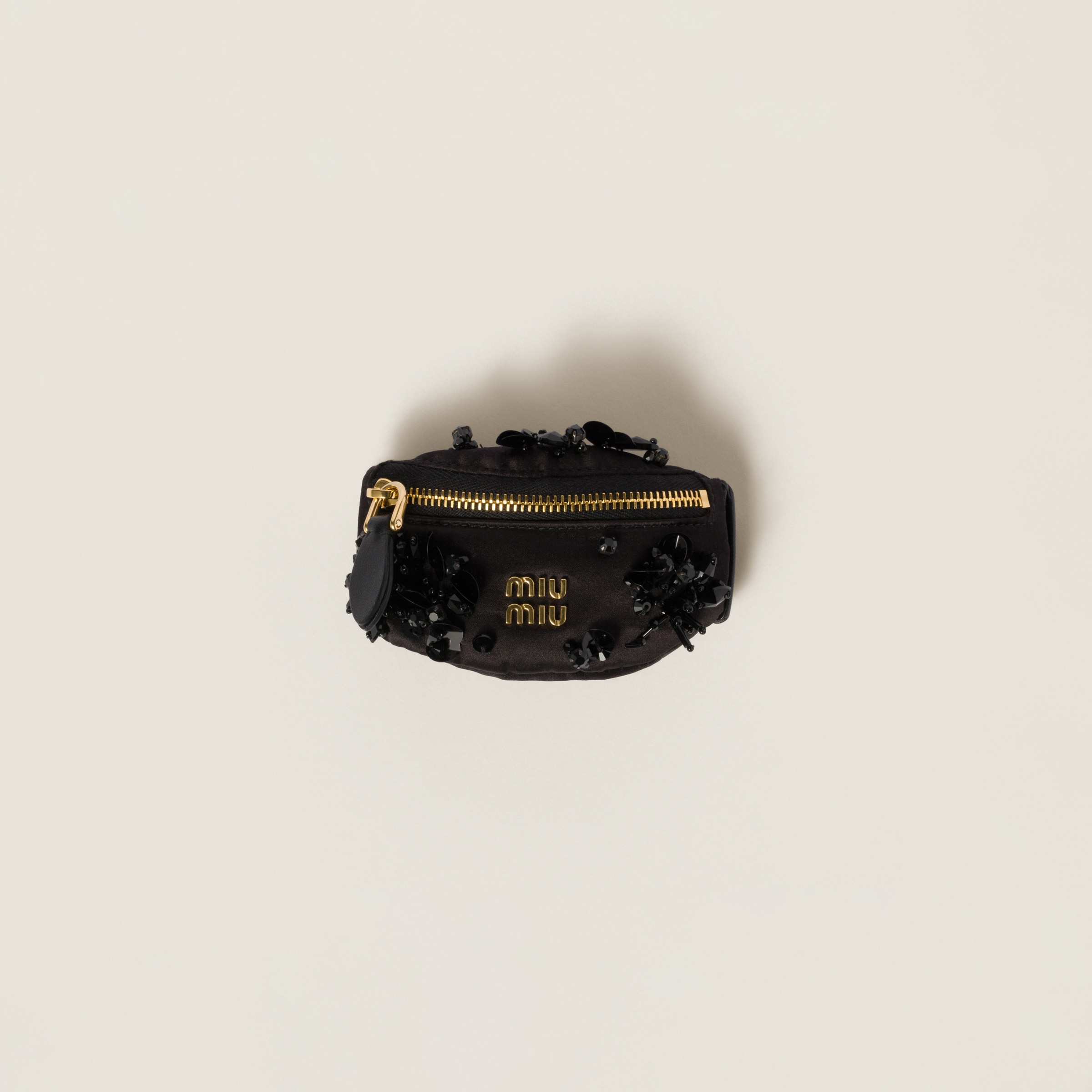 Bracelet with satin mini-pouch