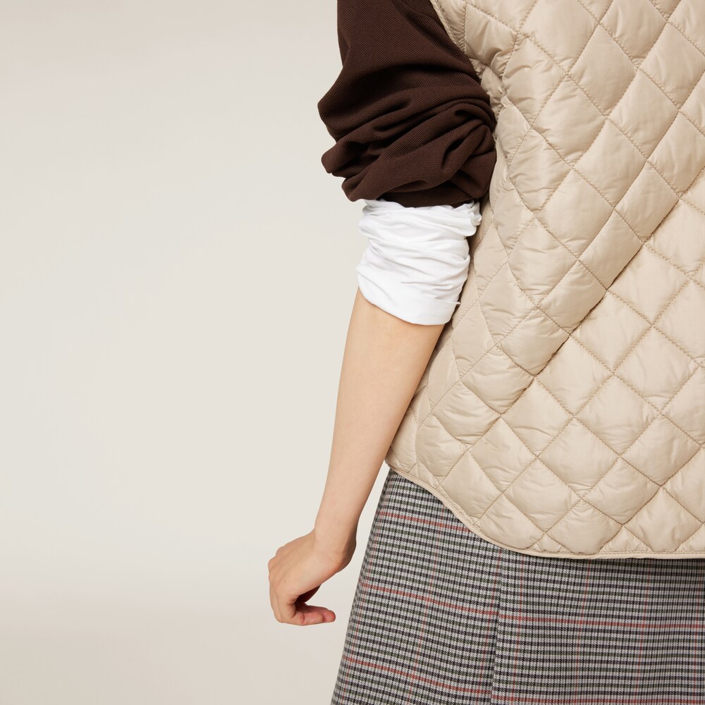 Technical fabric vest