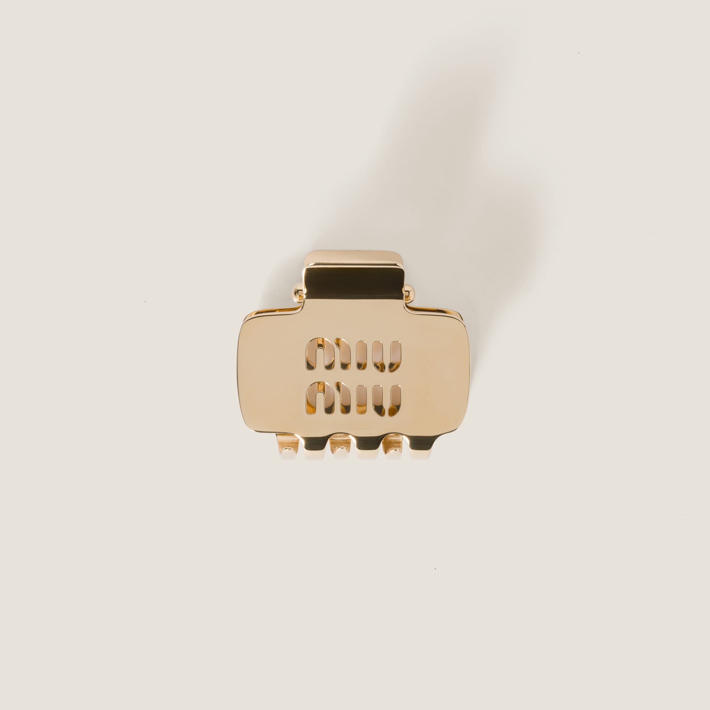 Small claw clip with logo