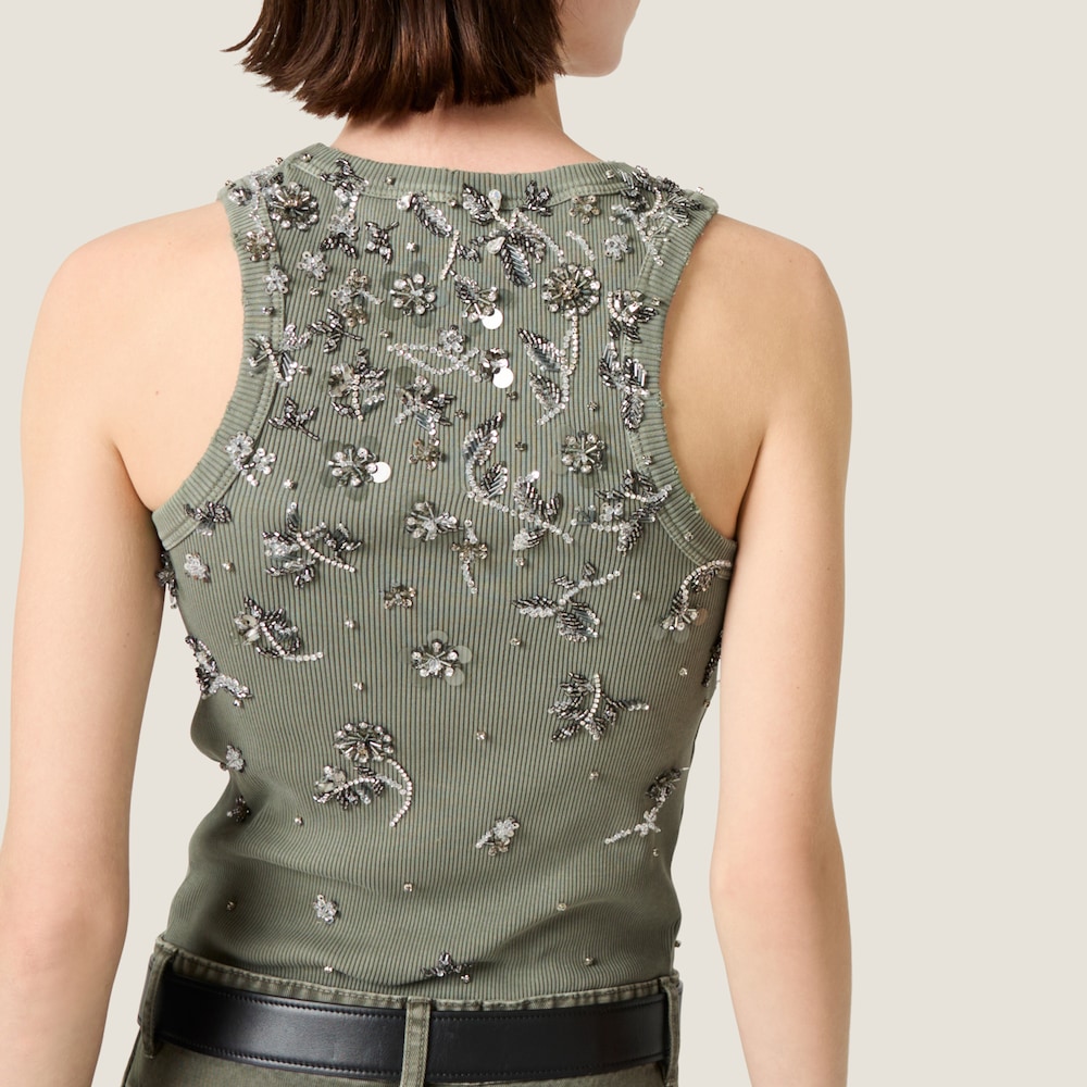 Garment-dyed embroidered ribbed knit jersey top