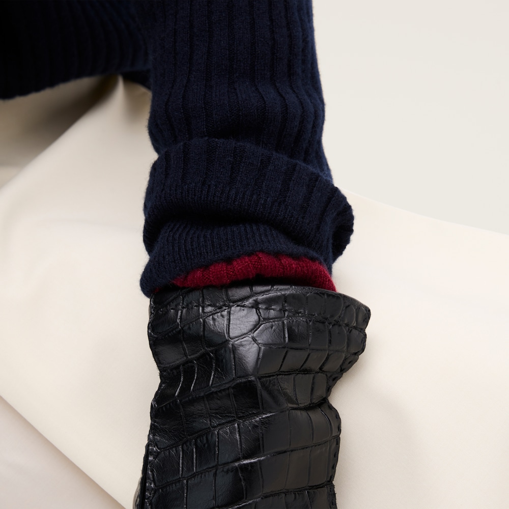 V-neck cashmere sweater
