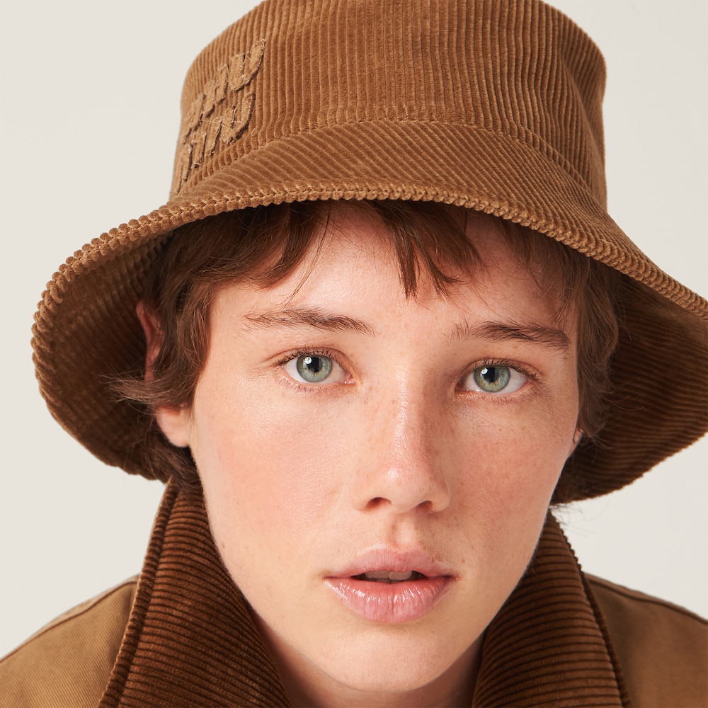 Velvet bucket hat