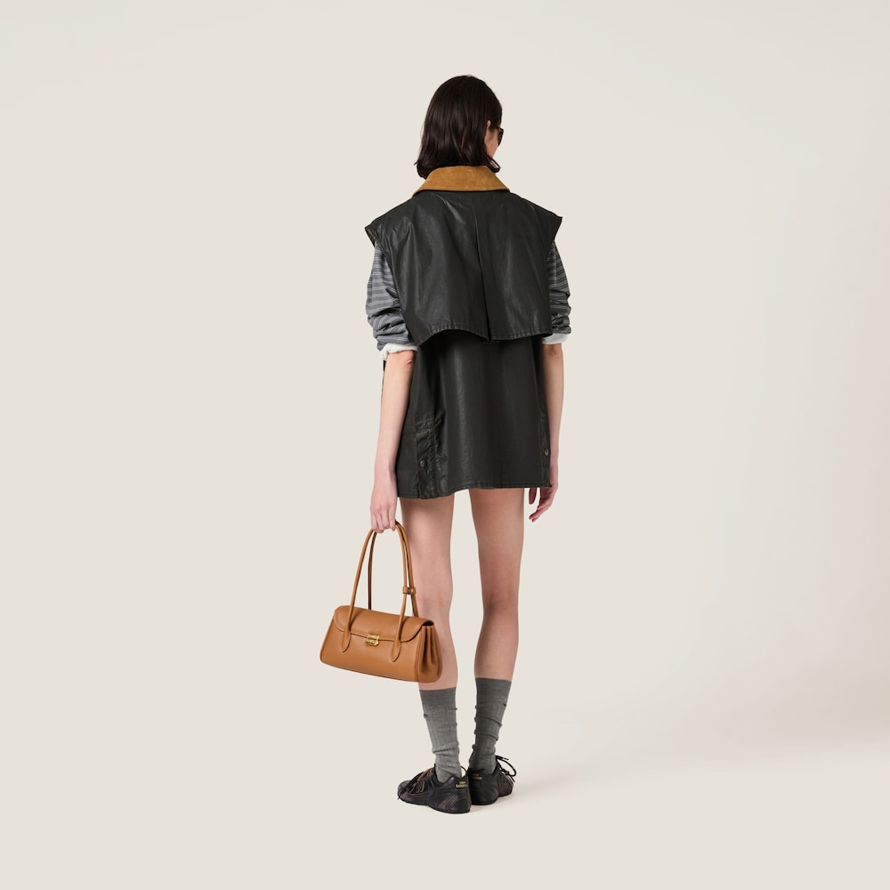 Resin-finish poplin vest