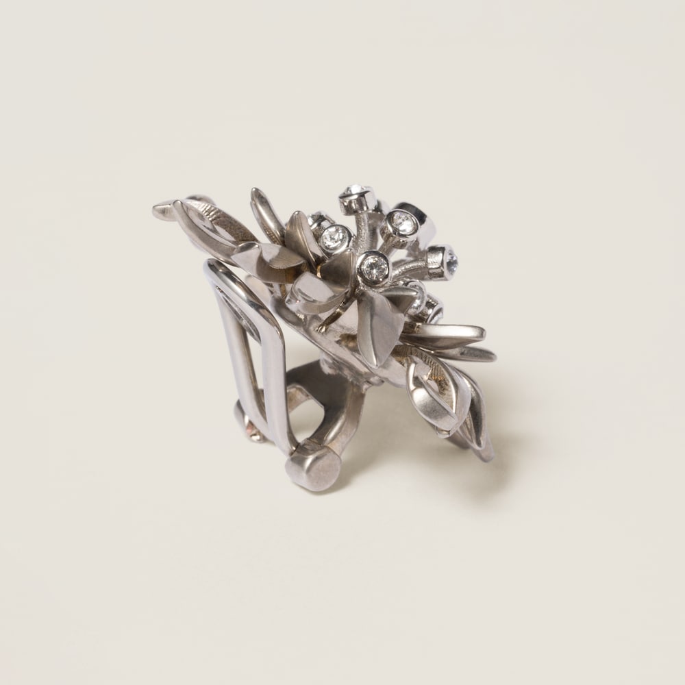 Metal earrings with crystals