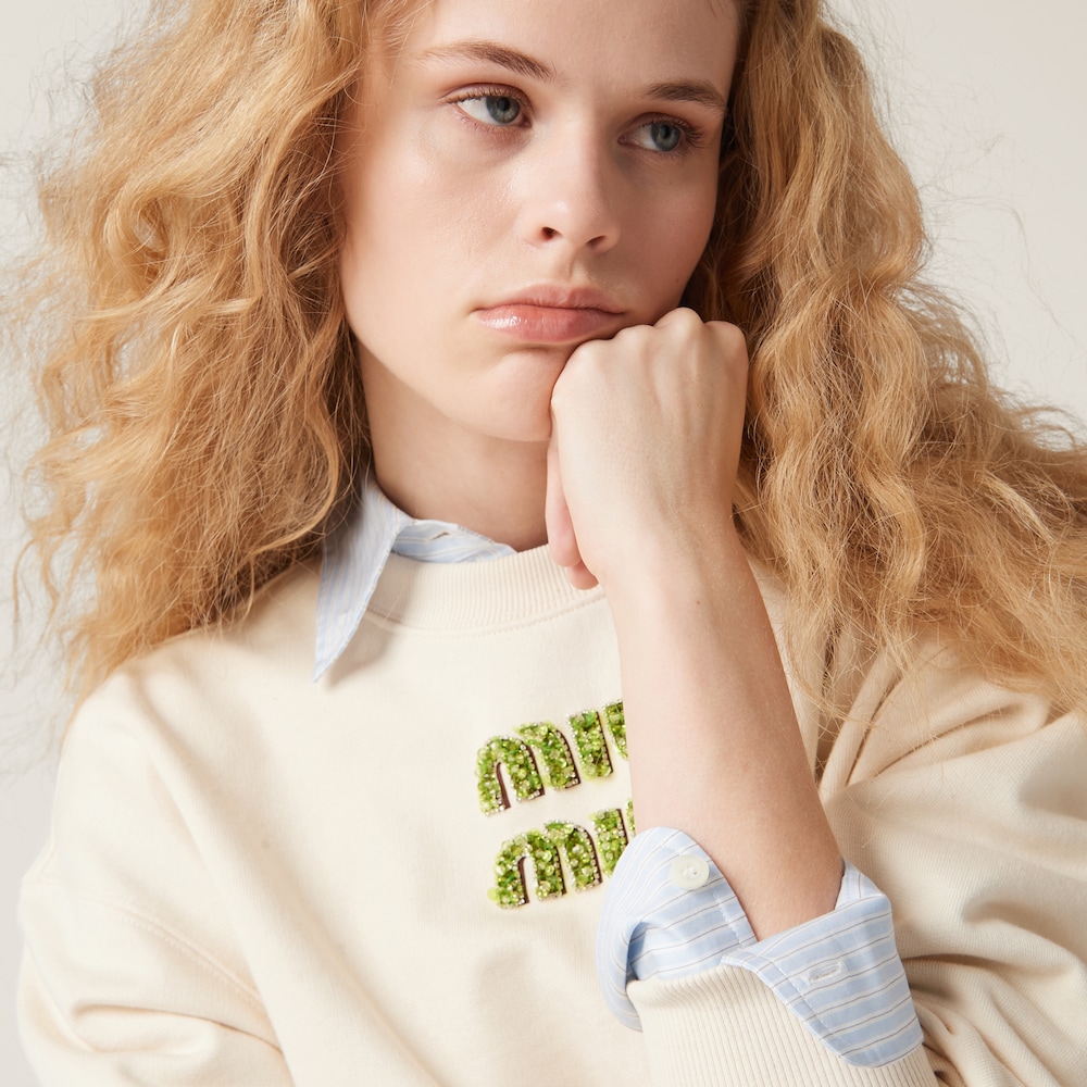 Sweatshirt with embroidered logo