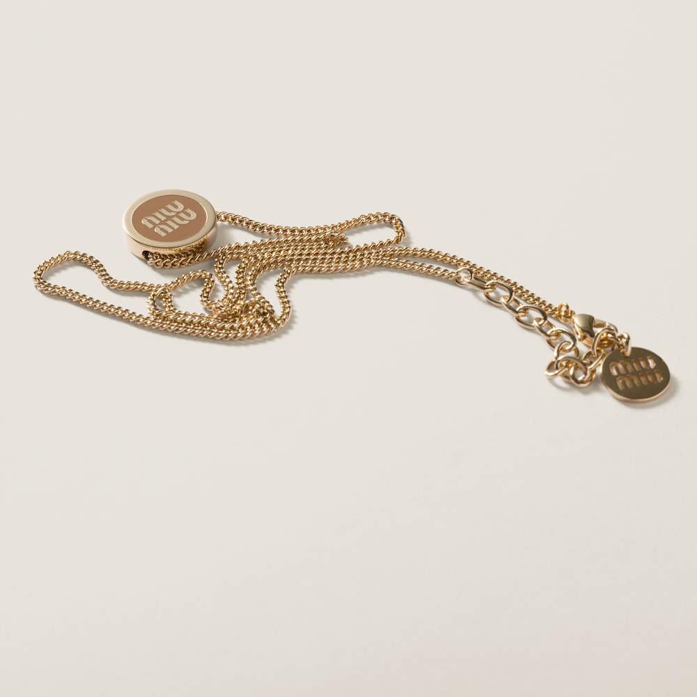 Metal necklace