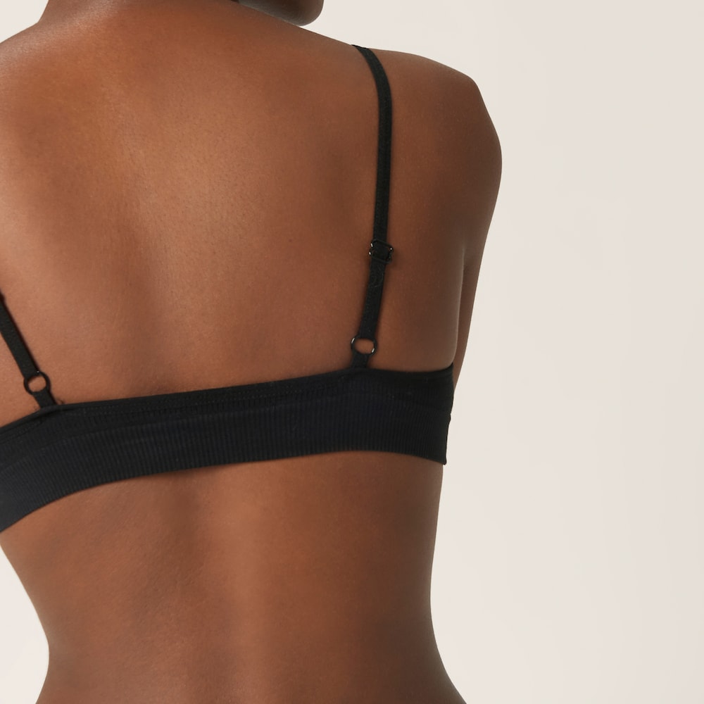 Seamless bra