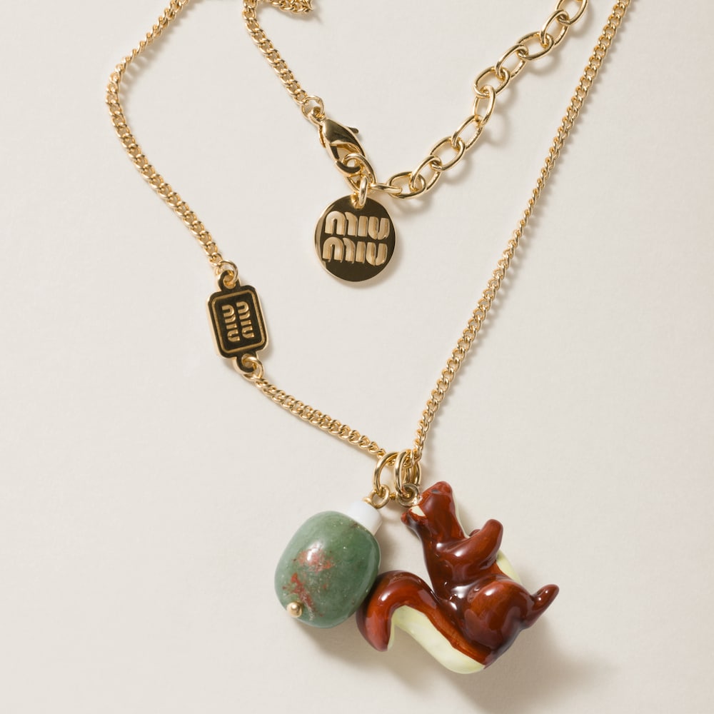 Metal necklace