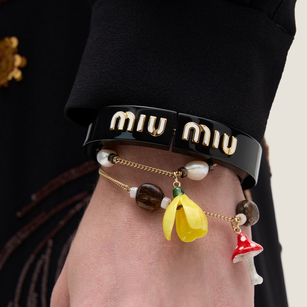 Metal and resin bracelet