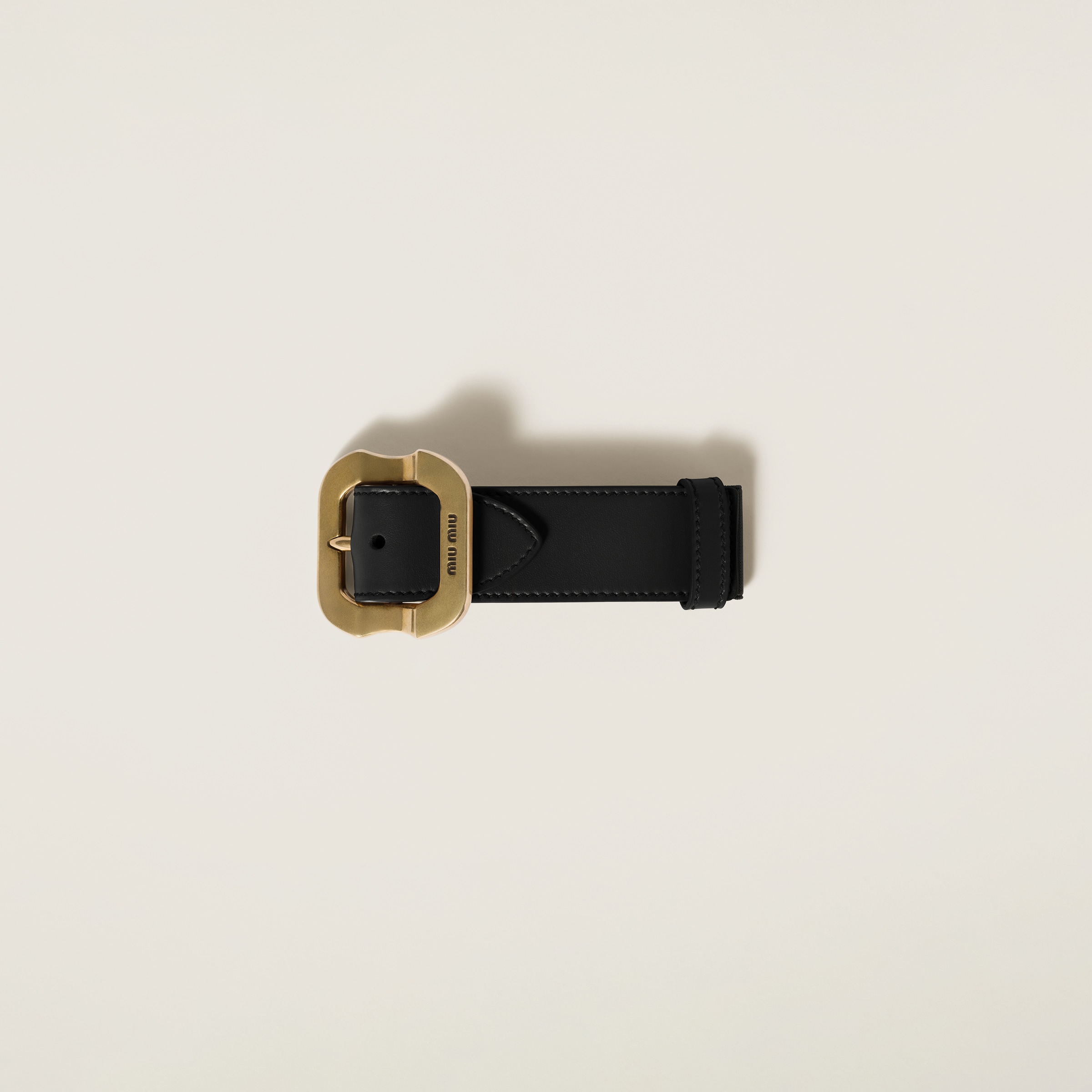 Leather bracelet with buckle