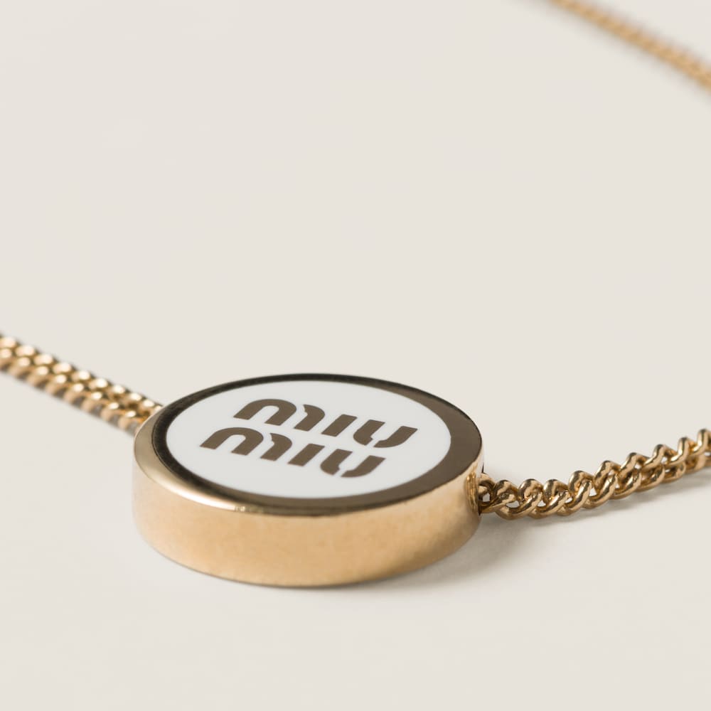 Metal necklace