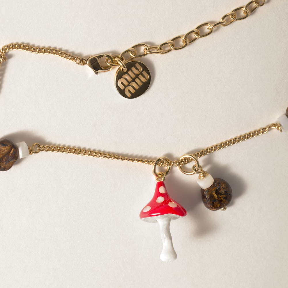Metal necklace