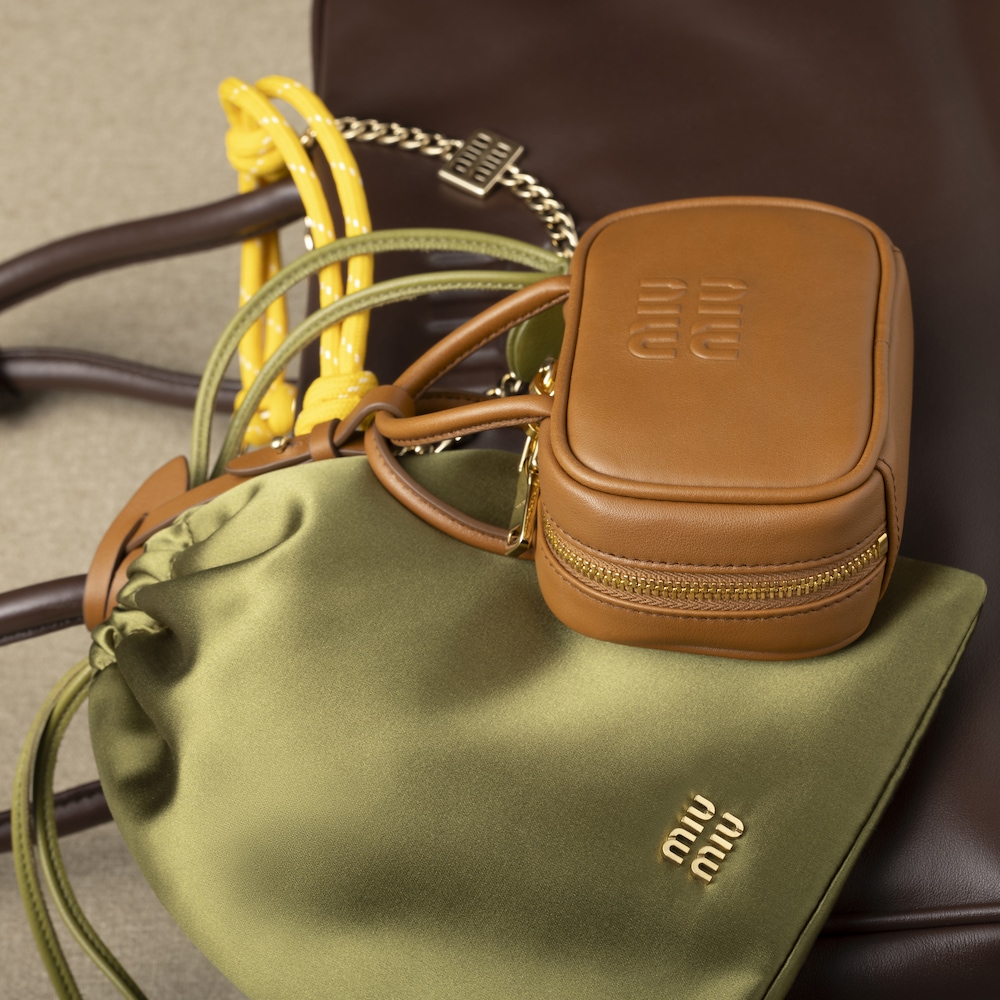 Duchesse pouch