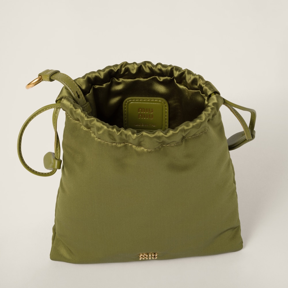 Duchesse pouch